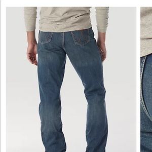 Retro Wrangler Relaxed Fit Boot Cut Size 36 x 34